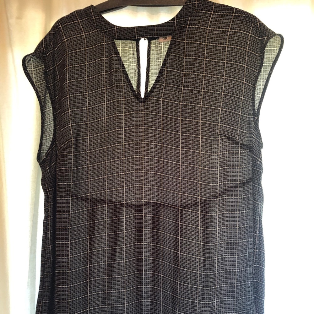 Black and white plaid top with key hole